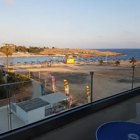 Christopher's Sandy Aparthotel *