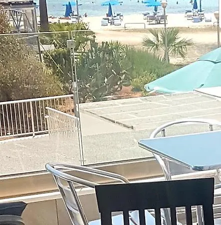 Christopher's Sandy Aparthotel