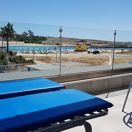 Christopher's Sandy Aparthotel