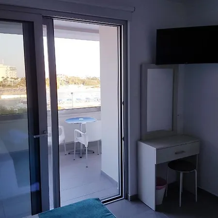 Christopher's Sandy Apartmanhotel