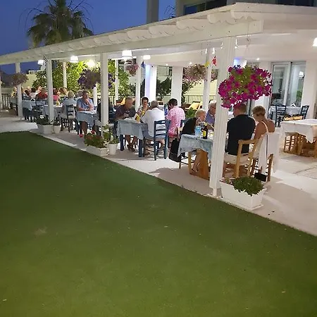Christopher's Sandy Apartmanhotel